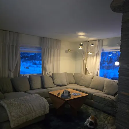 Vila Modern House In Front Of Midnight Sun Lavangen