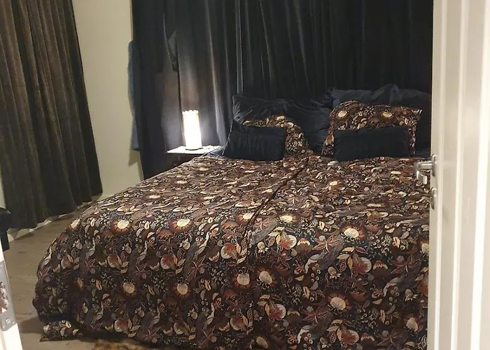 빌라 Modern House In Front Of Midnight Sun *