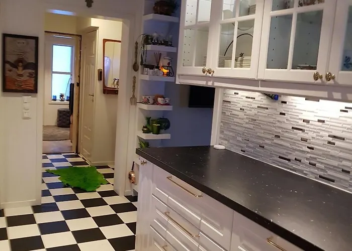 Modern House In Front Of Midnight Sun 빌라