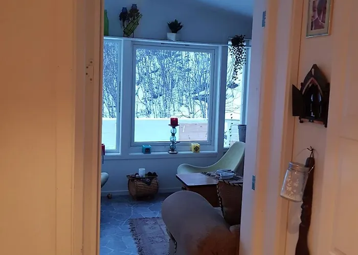 Modern House In Front Of Midnight Sun Vila *