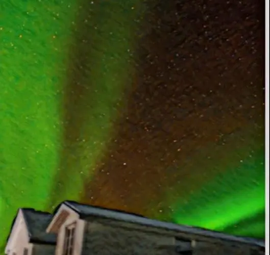 Vila Modern House In Front Of Midnight Sun *