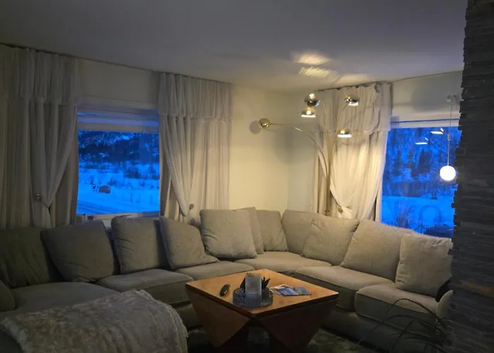Vila Modern House In Front Of Midnight Sun Lavangen