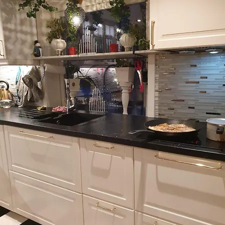 Villa Modern House In Front Of Midnight Sun Lavangen